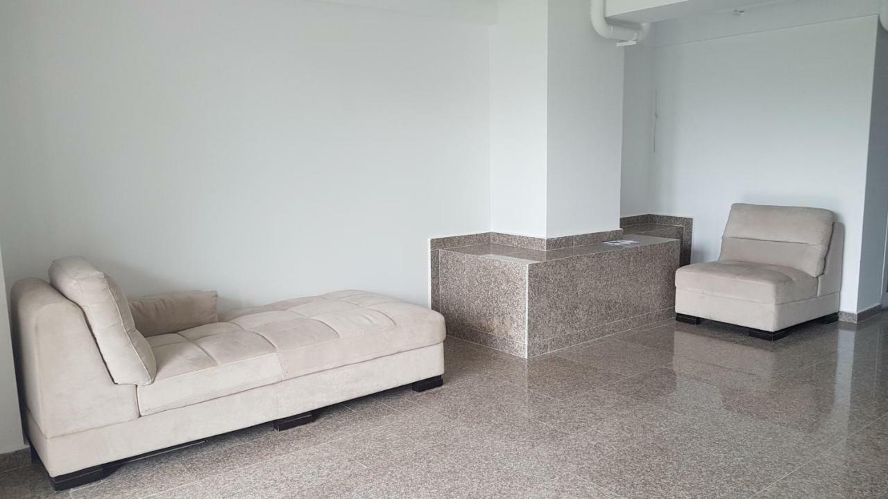 Summerhouse Apartments Mamaia Luaran gambar